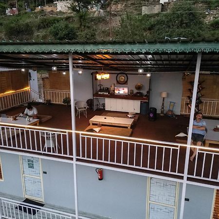 The Rare One'S Mukteshwar - Resort & Cafe Bagian luar foto