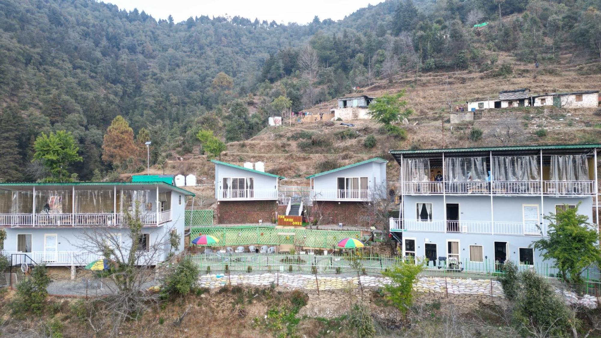 The Rare One'S Mukteshwar - Resort & Cafe Bagian luar foto