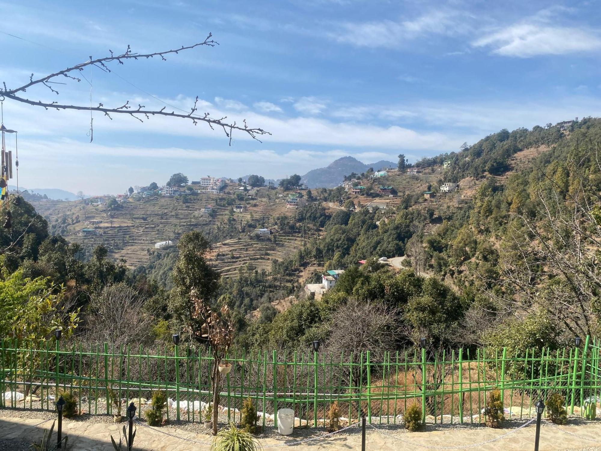 The Rare One'S Mukteshwar - Resort & Cafe Bagian luar foto