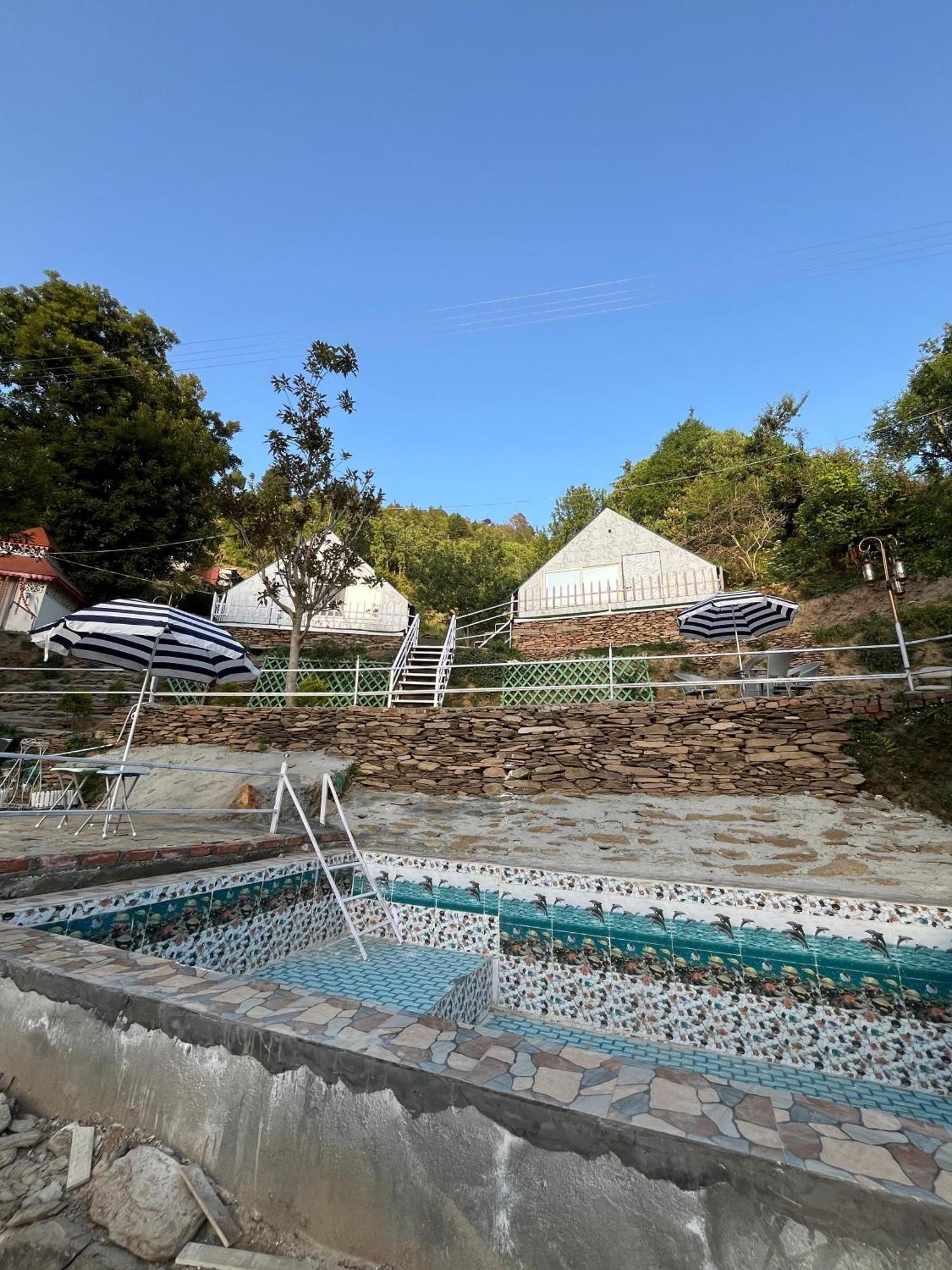 The Rare One'S Mukteshwar - Resort & Cafe Bagian luar foto
